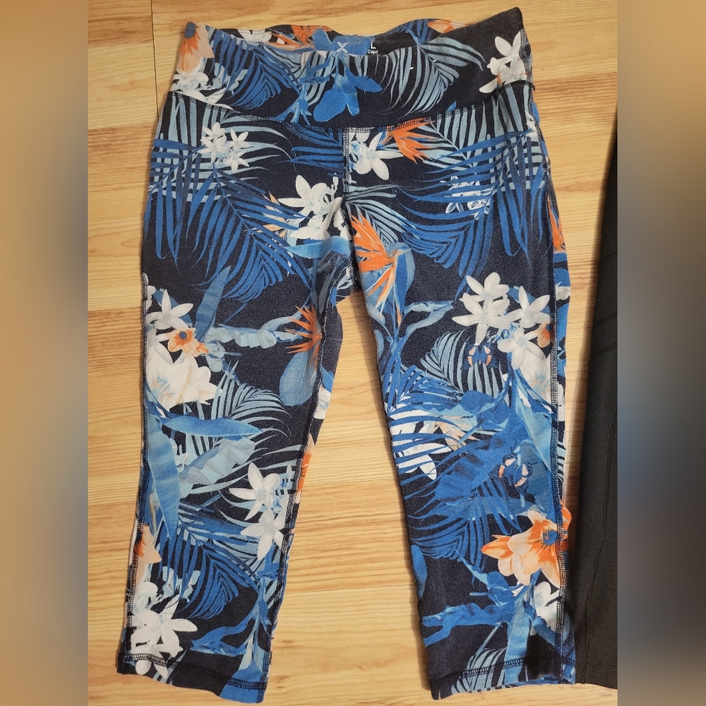 Capris - Picture 5 of 5